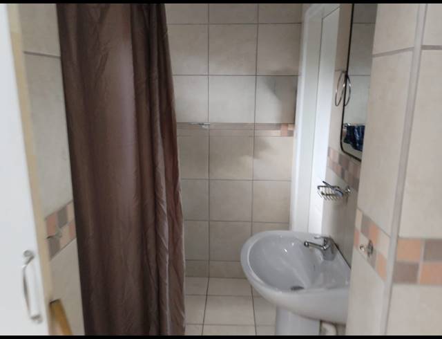 3 BEDROOM FREEHOLD FOR SALE IN OOS EINDE